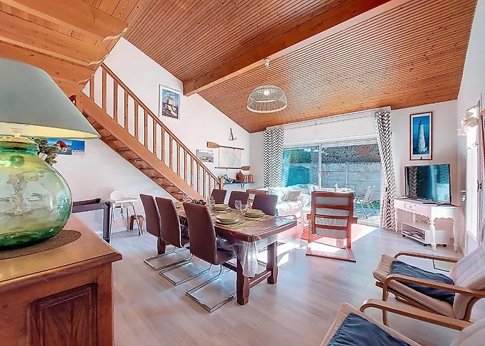 度假居 Les Floriales By Interhome