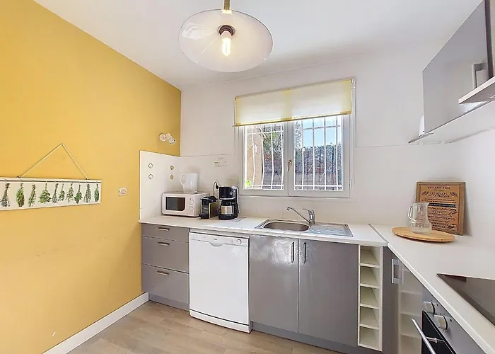 度假居 Les Floriales By Interhome